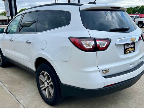 Used 2016 Chevrolet Traverse LT FWD image 5