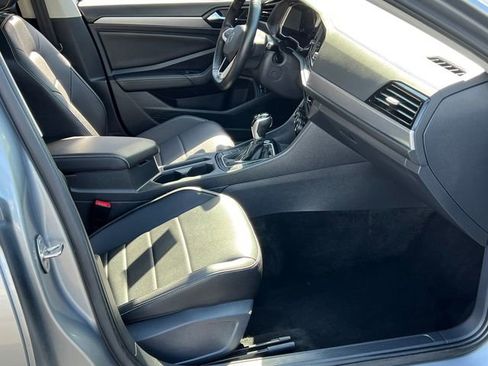 Used 2024 Volkswagen Jetta SE image 25
