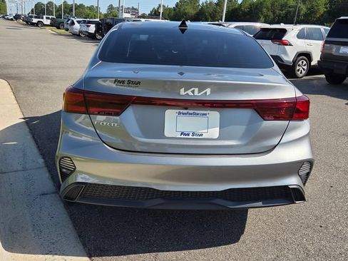 Used 2022 Kia Forte LXS FWD image 10