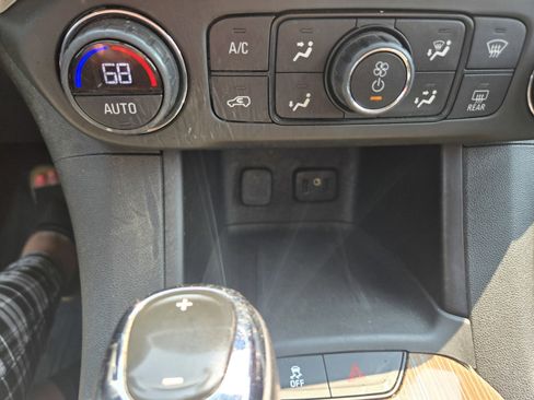 Used 2019 GMC Acadia SLE w/ LPO, Floor Liner Package image 26