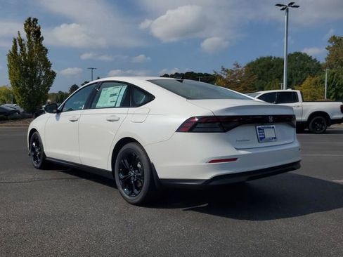 New 2025 Honda Accord SE image 6