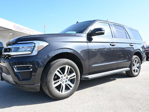 Used 2024 Ford Expedition Limited AWD/4WD image 5