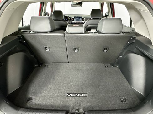 Used 2023 Hyundai Venue Limited image 25