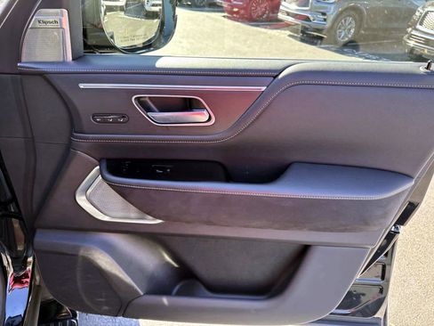 Certified 2025 INFINITI QX80 Sensory image 14