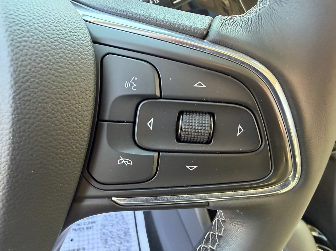Used 2023 Buick Encore GX Essence w/ Experience Buick Package FWD image 19