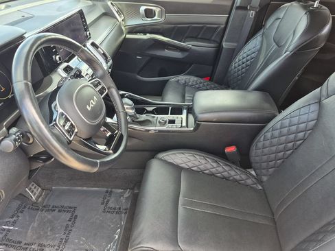 Used 2023 Kia Sorento SX AWD/4WD image 11