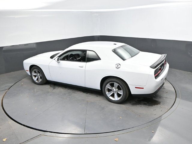 Used 2015 Dodge Challenger SXT RWD image 26