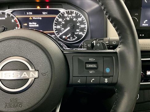 Used 2023 Nissan Rogue SL w/ SL Premium Package image 19