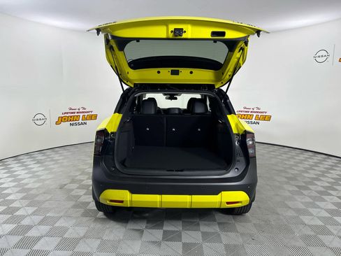 New 2026 Nissan Kicks SR w/ Cold Weather Package image 5