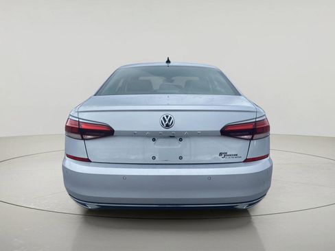 Used 2020 Volkswagen Passat 2.0T SEL FWD image 4
