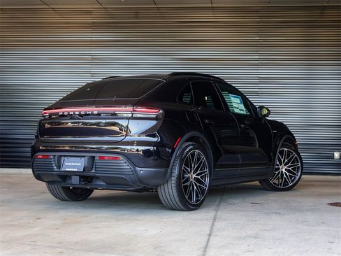 New 2025 Porsche Macan 4 Electric image 7
