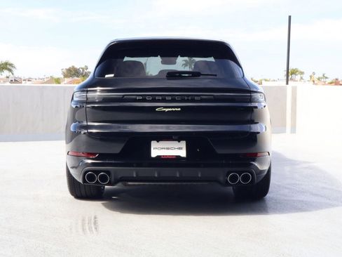 New 2026 Porsche Cayenne E-Hybrid AWD/4WD image 10