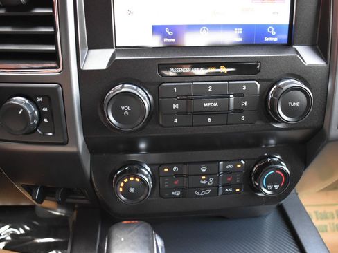 Used 2020 Ford F150 XLT w/ Equipment Group 302A Luxury AWD/4WD image 31