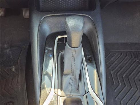 Used 2021 Toyota Corolla LE w/ Carpet Mat Package (TMS) FWD image 11
