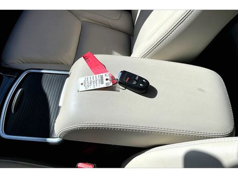 Used 2021 Chrysler 300 Touring L image 11