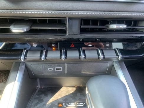 Used 2024 Chevrolet Colorado LT w/ LT Convenience Package III AWD/4WD image 44