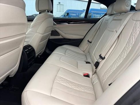 Used 2021 BMW M550i xDrive w/ Premium Package image 19
