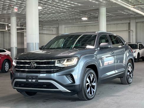 Used 2023 Volkswagen Atlas Cross Sport SE AWD/4WD image 4