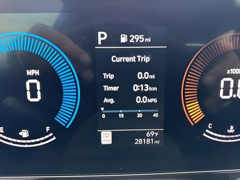 Used 2025 Hyundai Kona SEL image 22