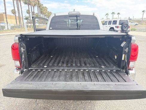 Used 2018 Toyota Tacoma TRD Off-Road RWD image 19