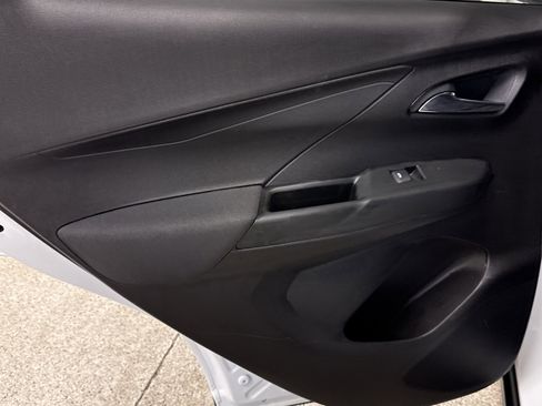 Used 2022 Chevrolet Bolt LT image 10