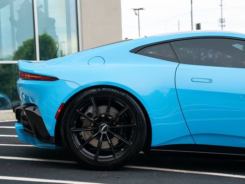 Used 2019 Aston Martin V8 Vantage Coupe RWD image 10