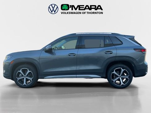 New 2025 Volkswagen Tiguan SE image 2