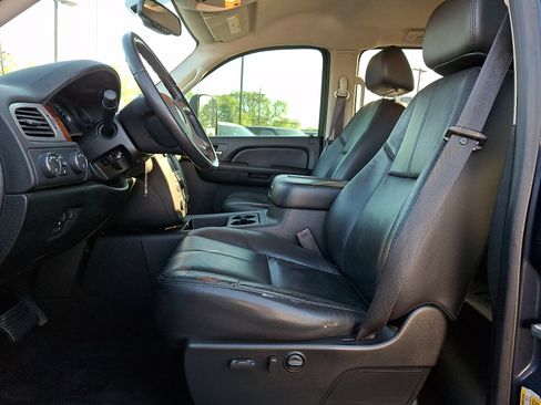 Used 2009 GMC Sierra 3500 SLT w/ SLT Convenience Package AWD/4WD image 13
