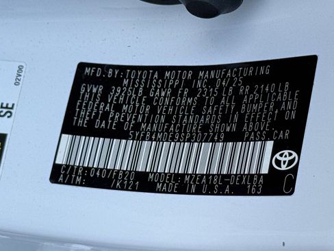 Used 2025 Toyota Corolla LE image 18