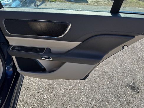 Used 2017 Lincoln Continental Reserve w/ Technology Package image 41