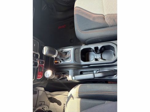 Used 2021 Jeep Gladiator Mojave w/ Trailer Tow Package AWD/4WD image 16