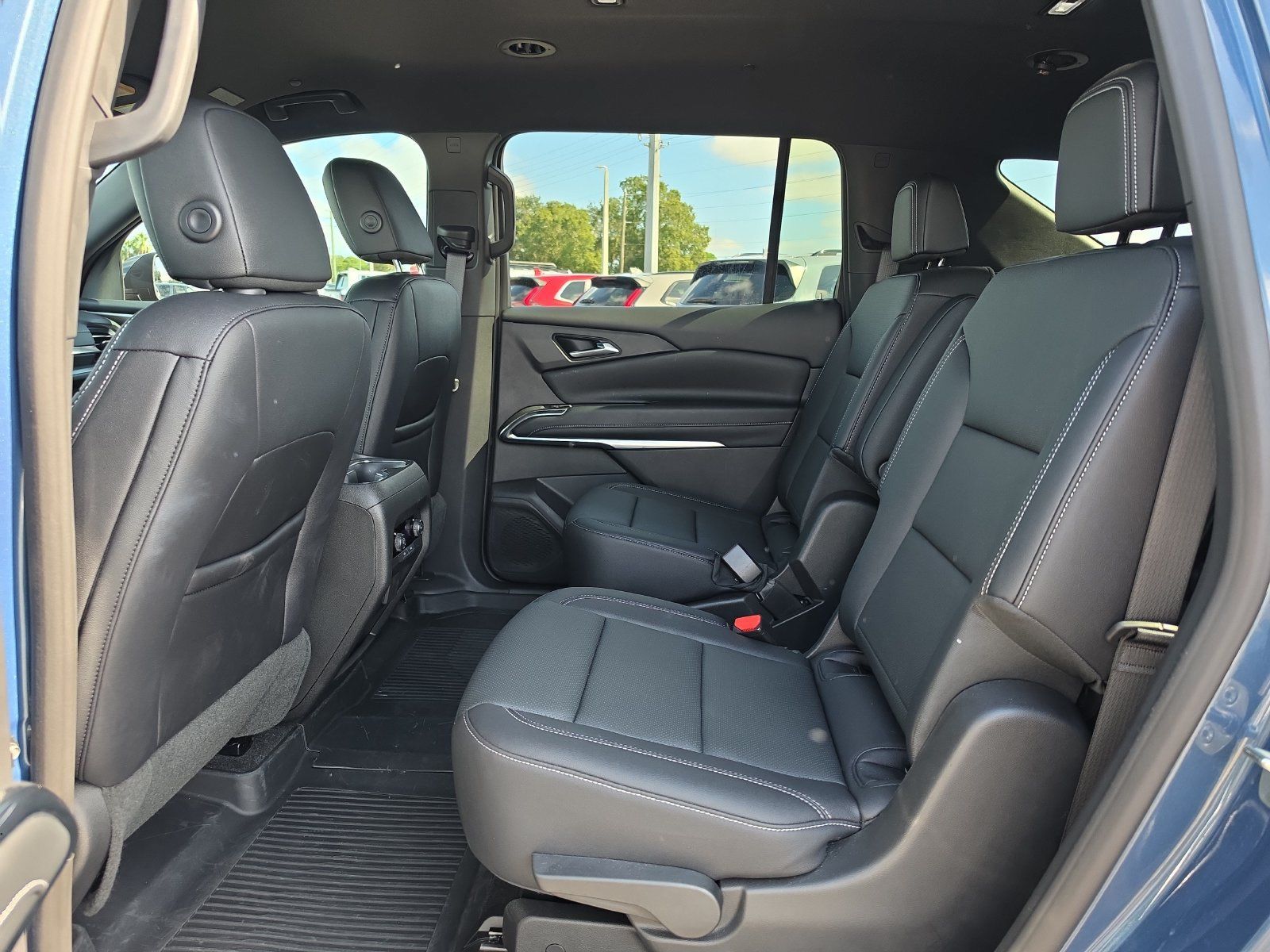 Used 2026 Chevrolet Traverse LT w/ Driver Confidence Package FWD image 12