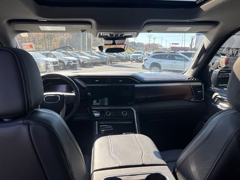 Used 2024 GMC Sierra 1500 Denali w/ Denali Reserve Package image 39