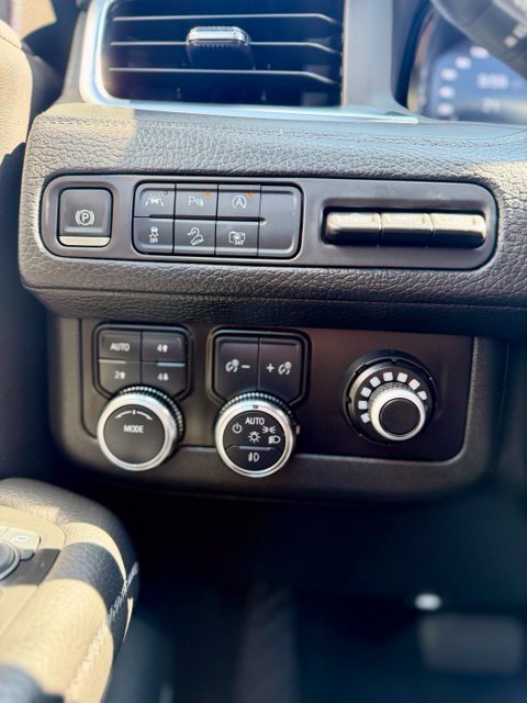 Certified 2024 GMC Yukon XL Denali AWD/4WD image 26