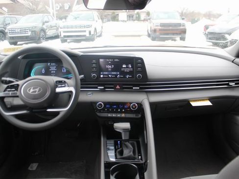 New 2026 Hyundai Elantra Blue image 10