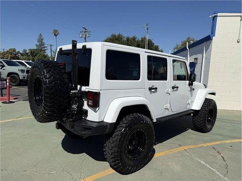Used 2018 Jeep Wrangler Unlimited Sport AWD/4WD image 7