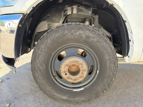 Used 2018 RAM 3500 Tradesman w/ Chrome Appearance Group AWD/4WD image 11