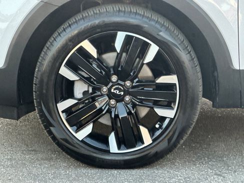 Used 2025 Kia Telluride SX image 29