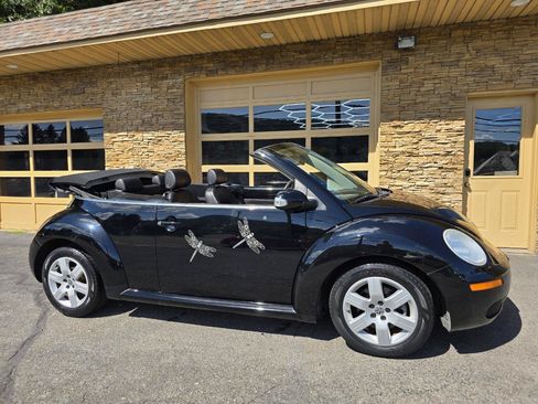 Used 2007 Volkswagen Beetle Convertible w/ Package 1 FWD image 7