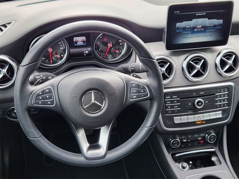 Used 2020 Mercedes-Benz GLA 250 image 27