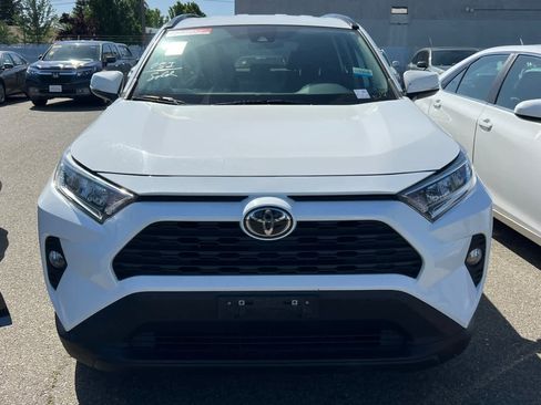 Used 2021 Toyota RAV4 XLE AWD/4WD image 2