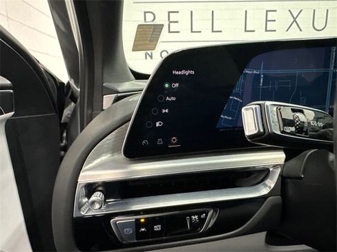 Used 2024 Cadillac Lyriq Luxury image 13