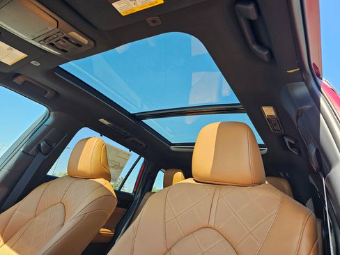 New 2026 Toyota Highlander Platinum AWD/4WD image 10