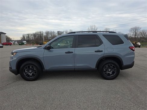 Used 2024 Honda Pilot TrailSport image 10