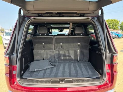 Used 2024 Jeep Wagoneer Series II w/ Premium Group I AWD/4WD image 24