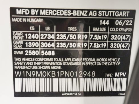 Used 2023 Mercedes-Benz EQB 300 4MATIC image 15