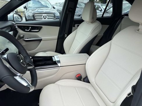New 2026 Mercedes-Benz GLC 300 image 8