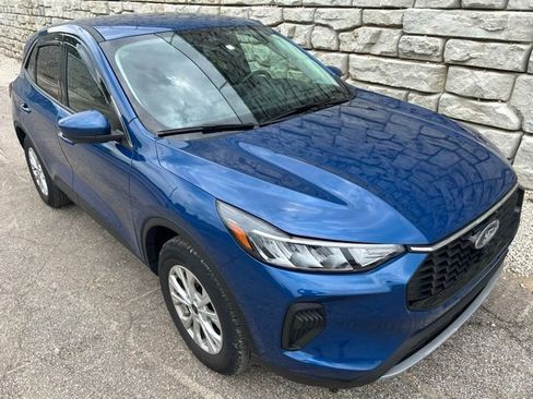 Used 2023 Ford Escape Active w/ Tech Pack #2 AWD/4WD image 7