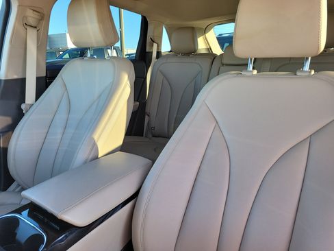 Used 2023 Lincoln Nautilus AWD w/ Premium Package image 16