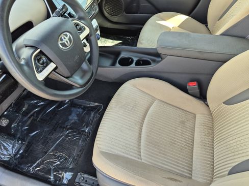 Used 2016 Toyota Prius Two FWD image 21